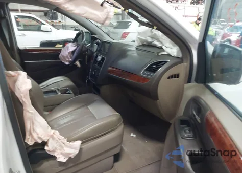 2013 Chrysler Town & Country Touring из США, поврежденный, VIN 2C4RC1BG9DR815212